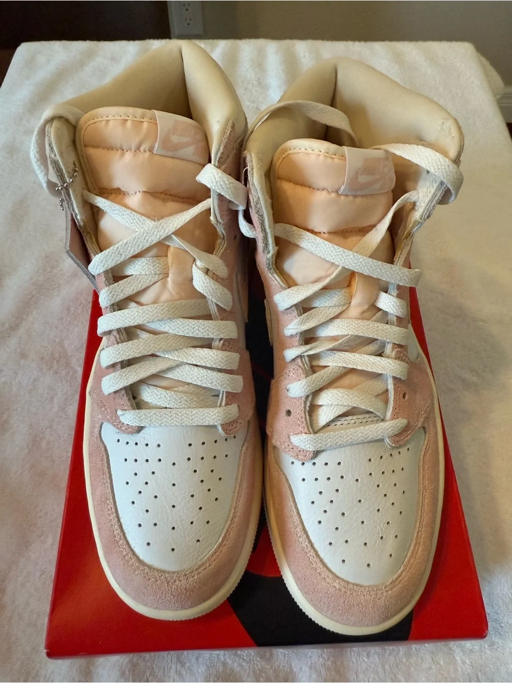 Nike Air Jordan 1 High Pink and White Suede/Leather Retro OG size 9.5 New NWT